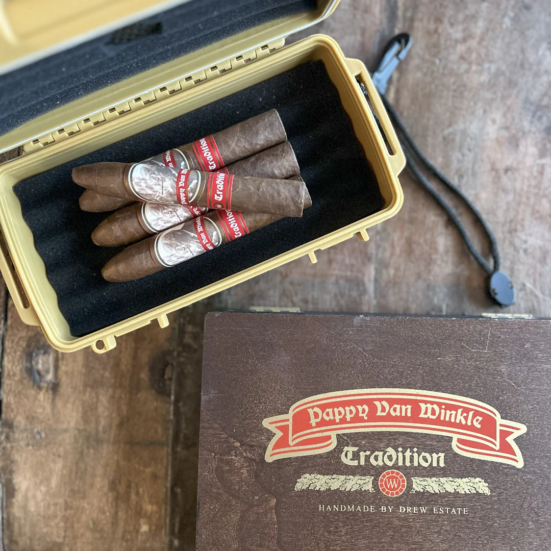Family Reserve 10-Count Travel Humidor - Image 4