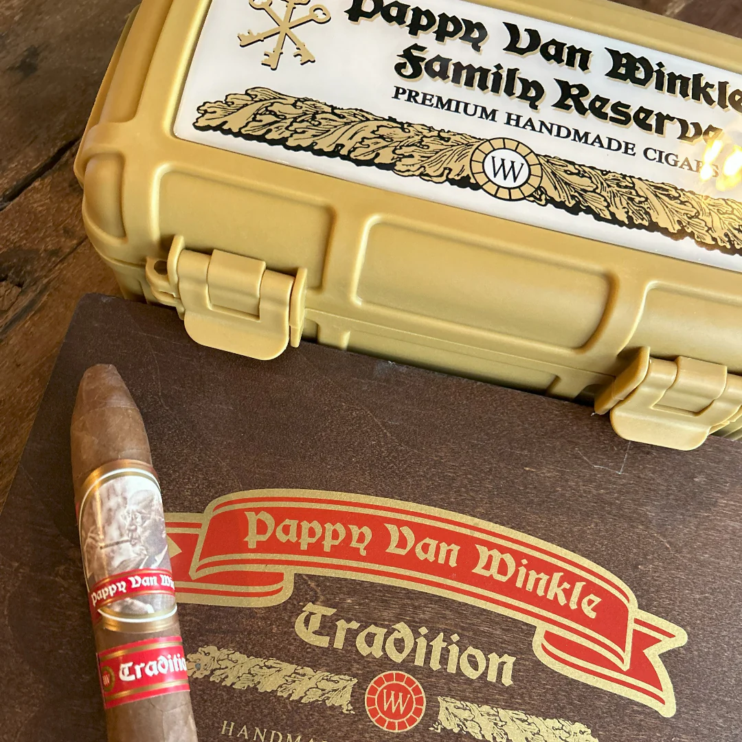 Family Reserve 10-Count Travel Humidor - Image 6