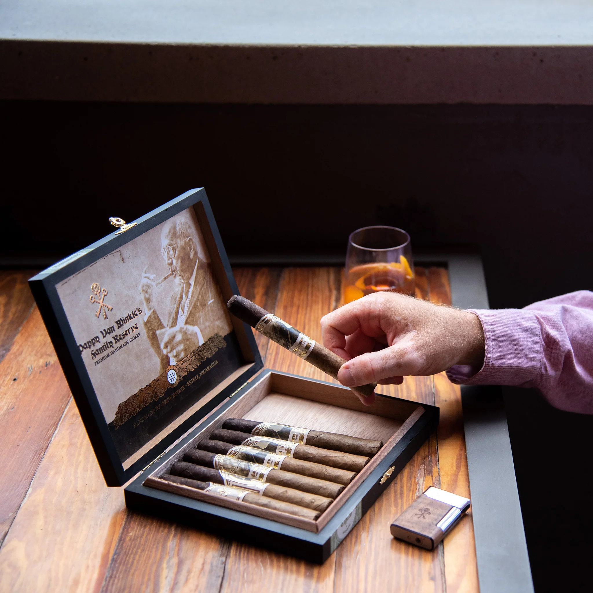 Pappy Van Winkle Barrel Fermented Cigars: Corona Viva (Box of 10) - Image 4