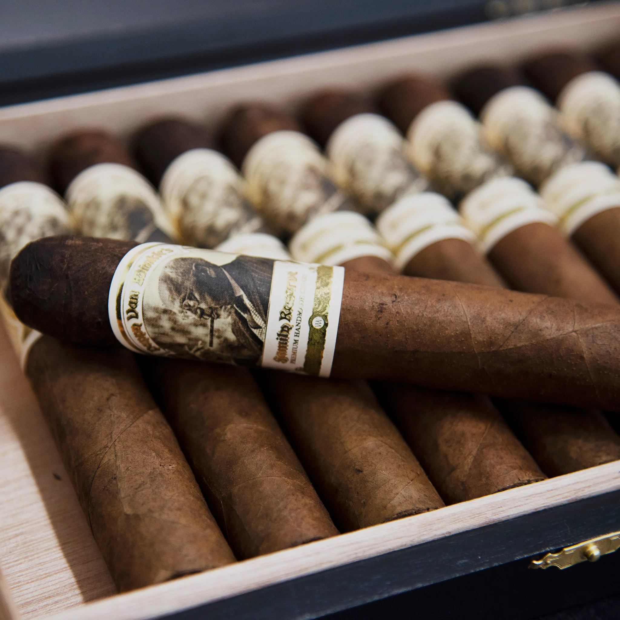 Pappy Van Winkle Barrel Fermented Cigars: Gordo (Box of 10) - Image 4